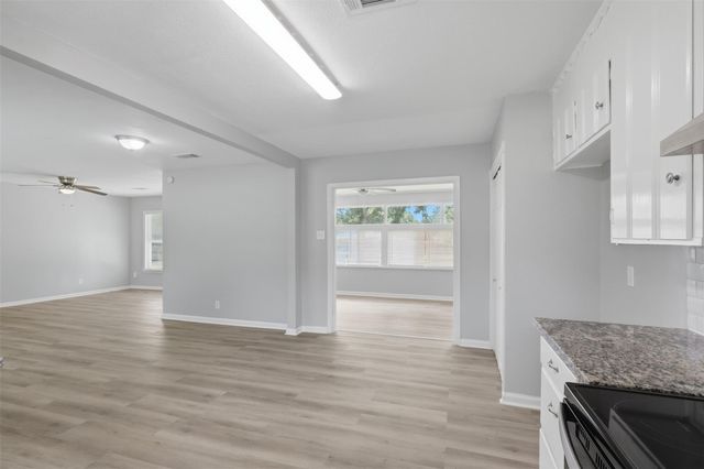 102 Tanglewood Street, Baytown, TX 77520
