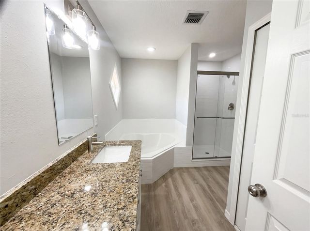 370 S COBBLE COURT, Mount Dora, FL 32757