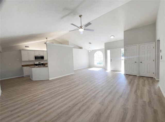 370 S COBBLE COURT, Mount Dora, FL 32757