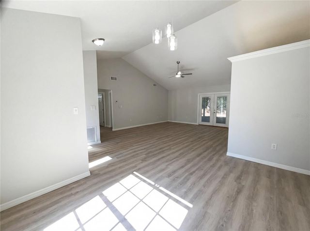 370 S COBBLE COURT, Mount Dora, FL 32757