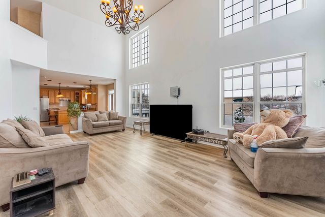 271 Stonegate Road, Bolingbrook, IL 60440