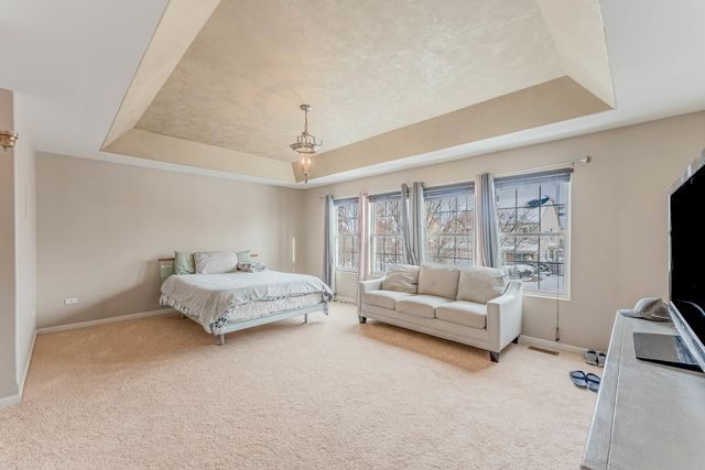 271 Stonegate Road, Bolingbrook, IL 60440