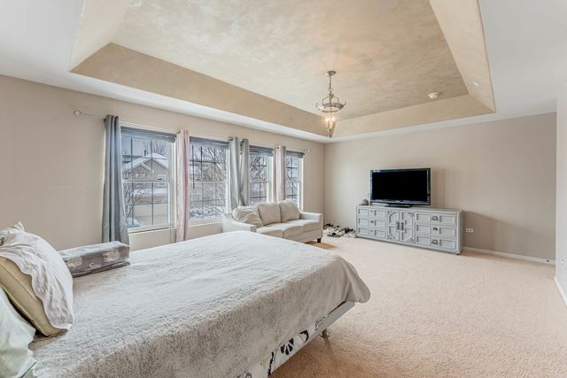 271 Stonegate Road, Bolingbrook, IL 60440