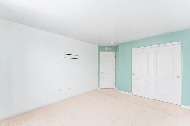 271 Stonegate Road, Bolingbrook, IL 60440