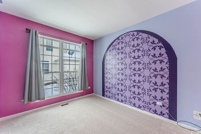 271 Stonegate Road, Bolingbrook, IL 60440