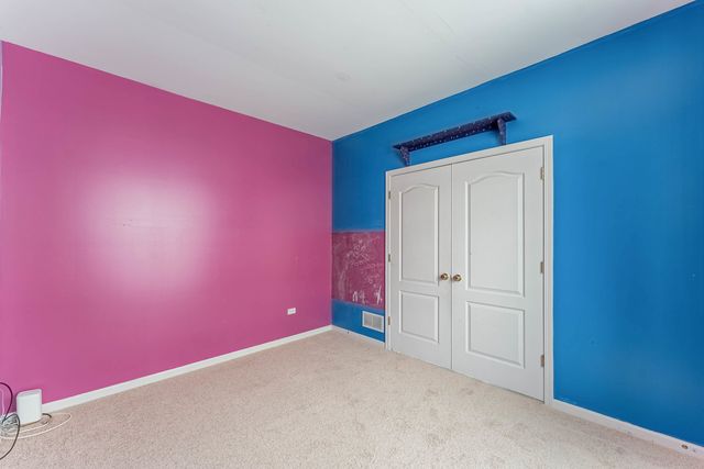 271 Stonegate Road, Bolingbrook, IL 60440