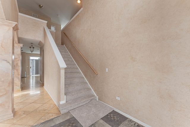 271 Stonegate Road, Bolingbrook, IL 60440