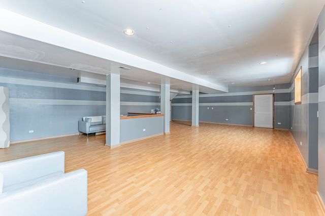 271 Stonegate Road, Bolingbrook, IL 60440