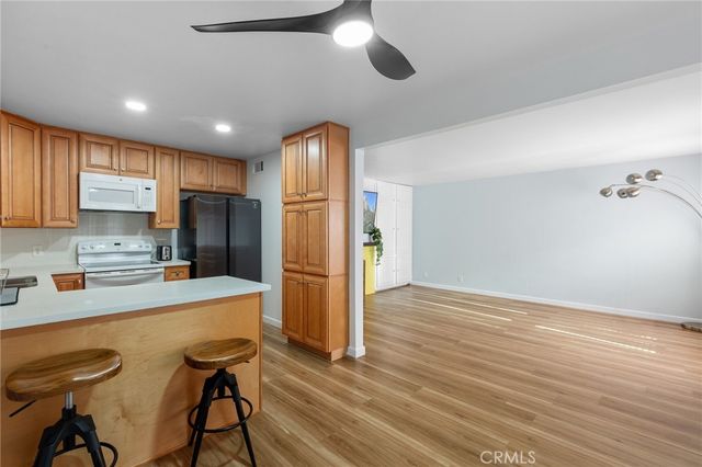 15015 Sherman Way 314, Van Nuys, CA 91405