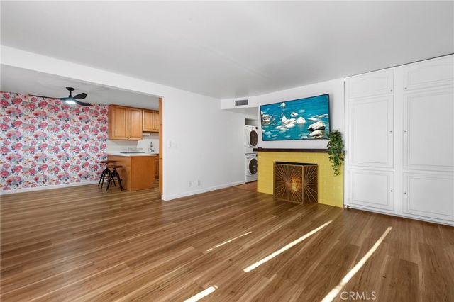 15015 Sherman Way 314, Van Nuys, CA 91405