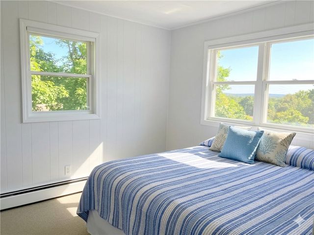 10 Burbank Avenue, Narragansett, RI 02882