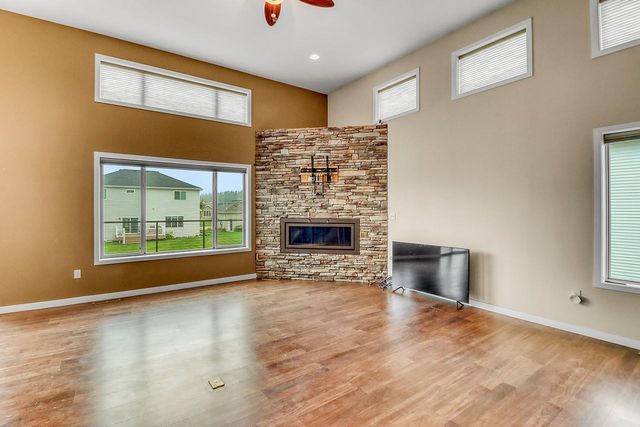 267 34th Avenue E, West Fargo, ND 58078