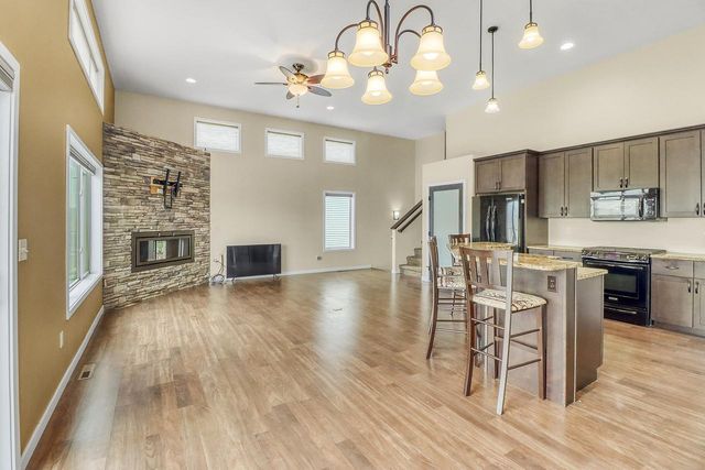 267 34th Avenue E, West Fargo, ND 58078