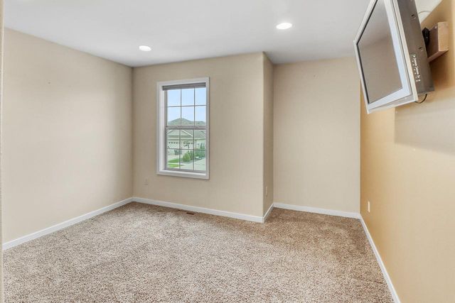 267 34th Avenue E, West Fargo, ND 58078