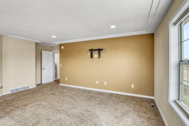 267 34th Avenue E, West Fargo, ND 58078