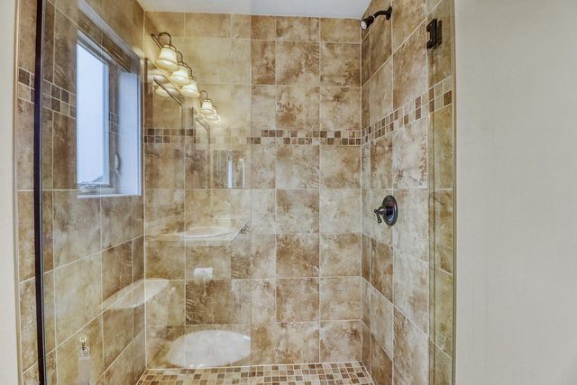 267 34th Avenue E, West Fargo, ND 58078