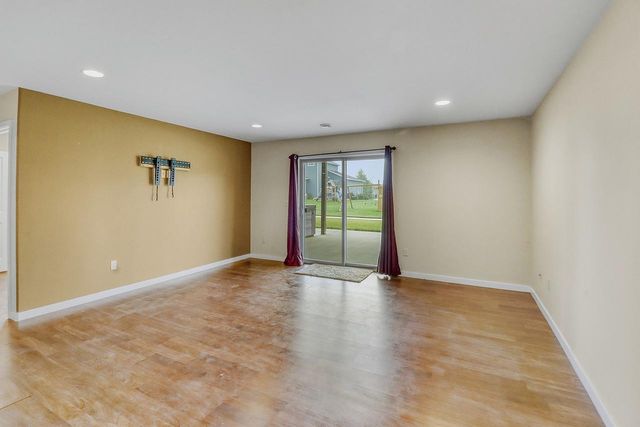 267 34th Avenue E, West Fargo, ND 58078