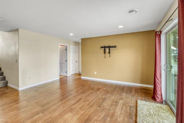 267 34th Avenue E, West Fargo, ND 58078