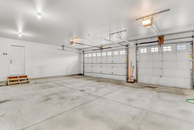 267 34th Avenue E, West Fargo, ND 58078