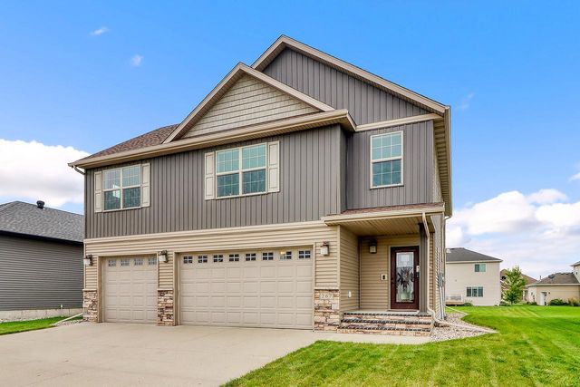 267 34th Avenue E, West Fargo, ND 58078