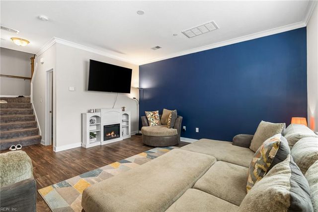 304 Fishers CT, Hampton, VA 23666