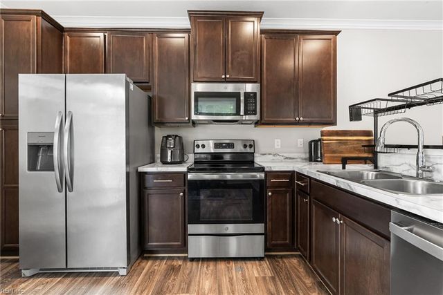 304 Fishers CT, Hampton, VA 23666