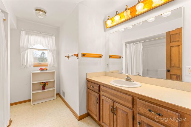 15425 132nd Avenue, Nunica, MI 49448