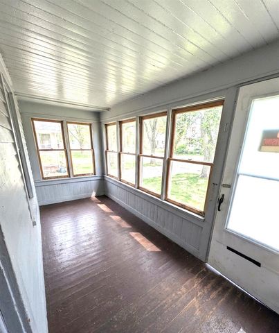 1133 Division Street, Kalamazoo, MI 49001