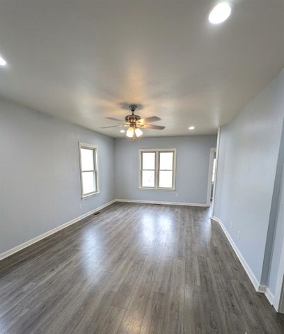 1133 Division Street, Kalamazoo, MI 49001