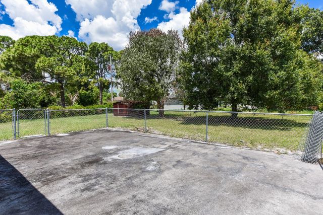 915 SW John Maccormack Terrace, Port St. Lucie, Port St Lucie, FL 34953