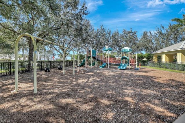 1750 Alameda DR, Naples, FL 34120