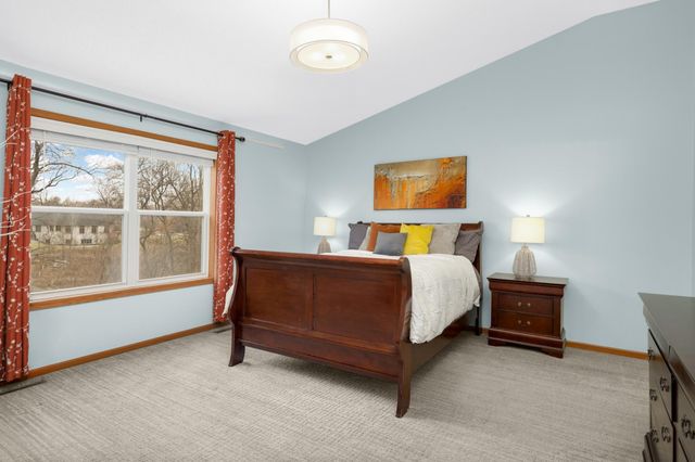 3136 N View Lane, Woodbury, MN 55125