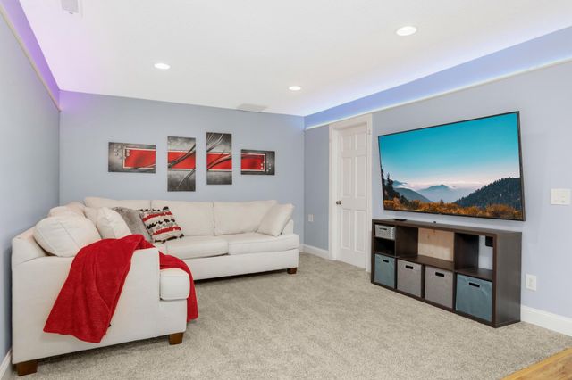 3136 N View Lane, Woodbury, MN 55125