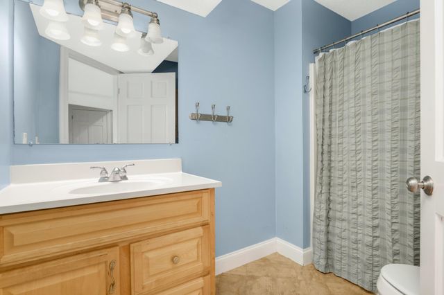 3136 N View Lane, Woodbury, MN 55125