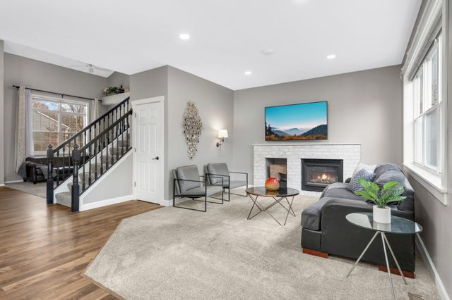 3136 N View Lane, Woodbury, MN 55125