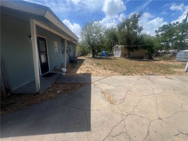 4913 Franklin Dr, Corpus Christi, TX 78415