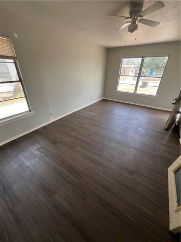 4913 Franklin Dr, Corpus Christi, TX 78415