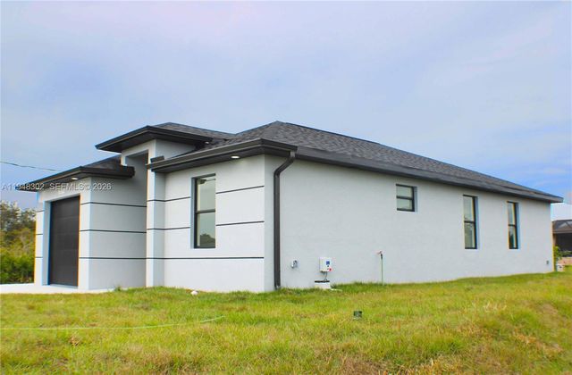 2814 68TH ST W, Lehigh Acres, FL 33971