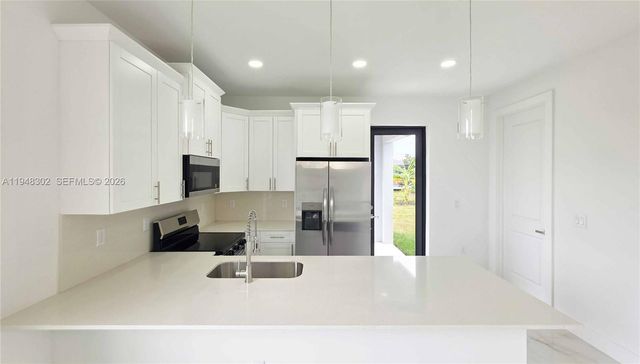 2814 68TH ST W, Lehigh Acres, FL 33971