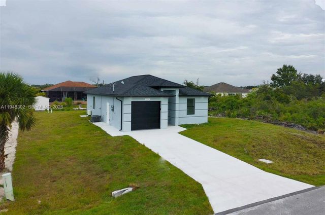 2814 68TH ST W, Lehigh Acres, FL 33971