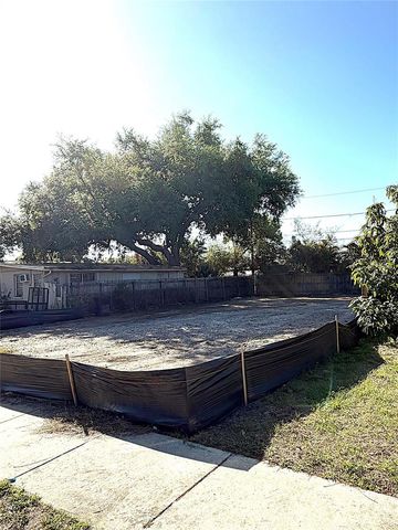 2126 43RD AVENUE N, St Petersburg, FL 33714