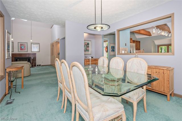 15490 Riddle Road, Chagrin Falls, OH 44022