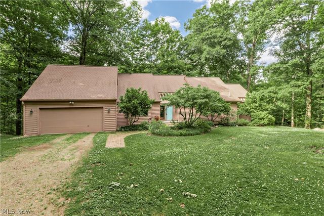 15490 Riddle Road, Chagrin Falls, OH 44022
