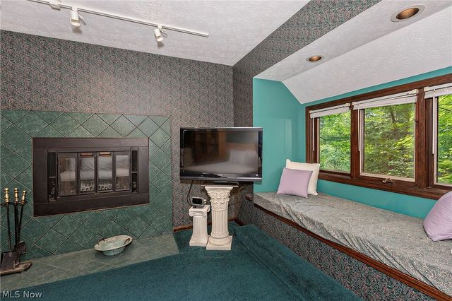 15490 Riddle Road, Chagrin Falls, OH 44022