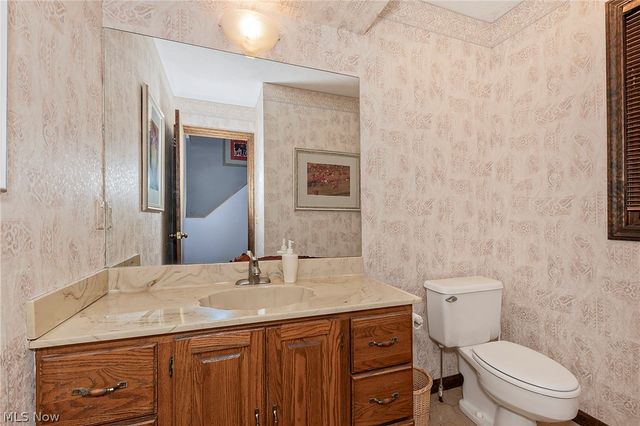15490 Riddle Road, Chagrin Falls, OH 44022