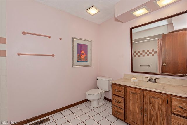 15490 Riddle Road, Chagrin Falls, OH 44022