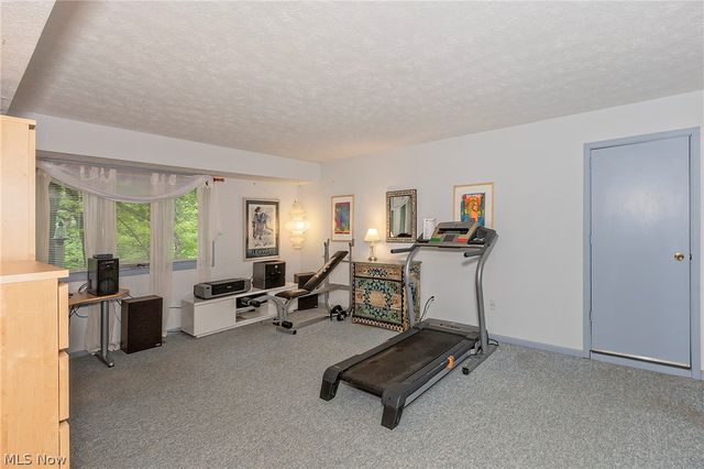 15490 Riddle Road, Chagrin Falls, OH 44022