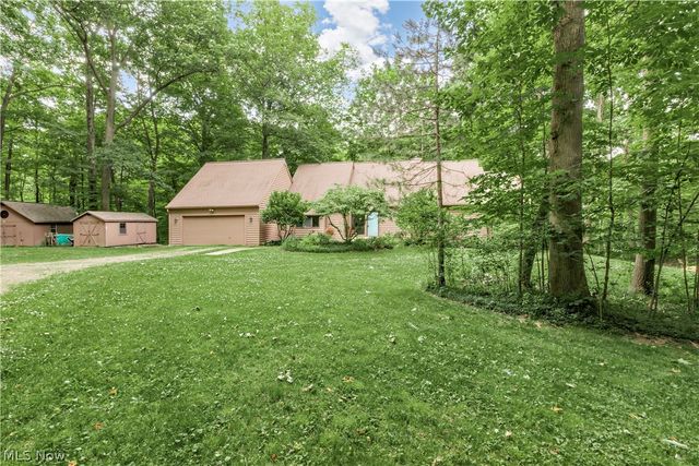 15490 Riddle Road, Chagrin Falls, OH 44022