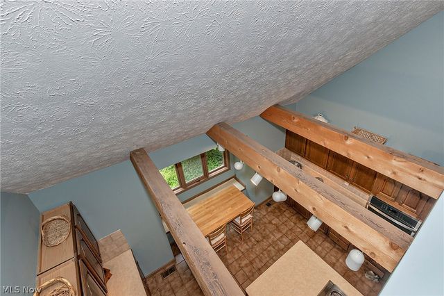 15490 Riddle Road, Chagrin Falls, OH 44022