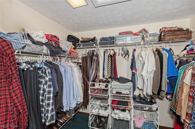 15490 Riddle Road, Chagrin Falls, OH 44022